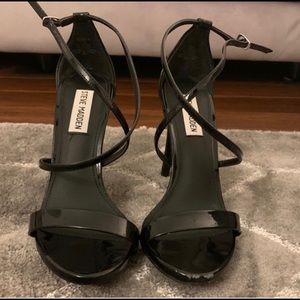 Steve Madden Black Patent Criss Cross Heels - S 8